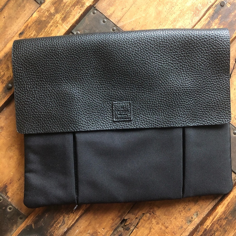 Titiló NY clutch/iPad bag
